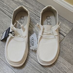 Hey Dude Women's Wendy Cream Loafers